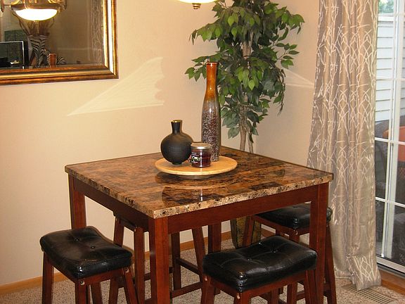 5th image of 1765 Donegal Dr APT 2