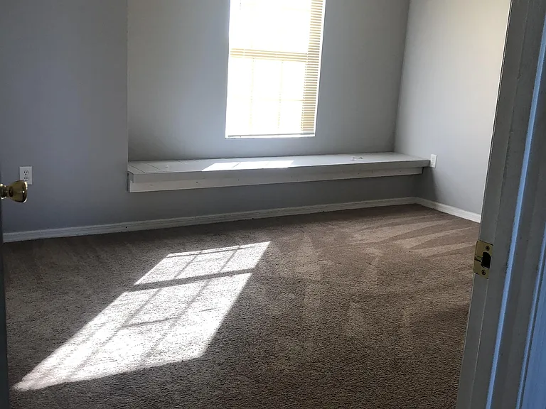 1222 Amazon Ln — Photo 9