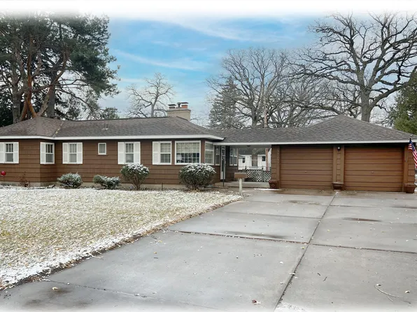 4242 Ewing Ave N, Robbinsdale, MN 55422