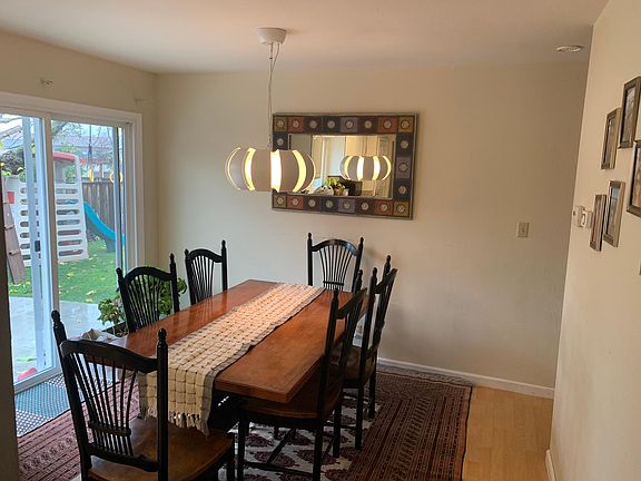 4th image of 7498 Stanford Pl