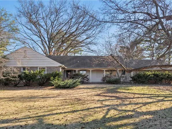 4201 W 99th St, Overland Park, KS 66207
