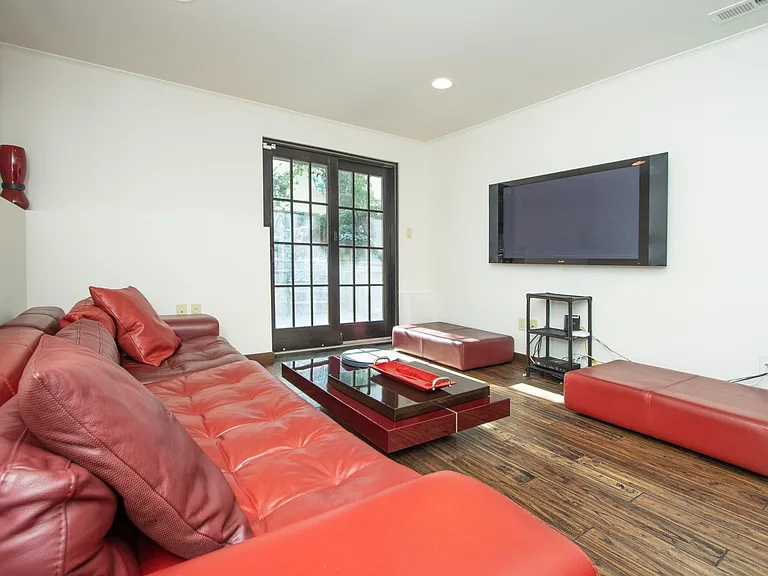 1737 Clement St — Photo 47