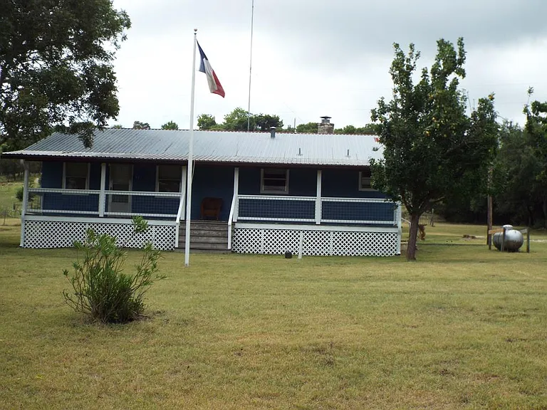 52 Meadows Ln — Photo 1