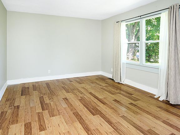 4th image of 1031 N Orris Dr