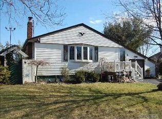 10 Taylor Ave, Centereach, NY 11720