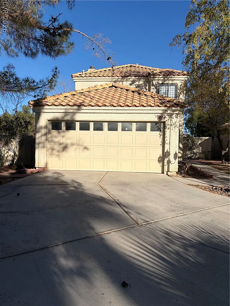 3 bed, 2.5 bath, 1332 sqft, $2,195 — Photo 1