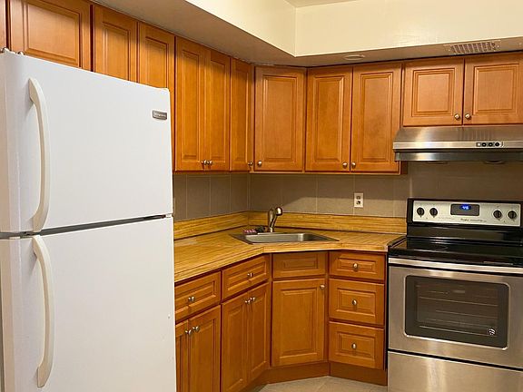 3rd image of 24024 68th Ave Floor 1