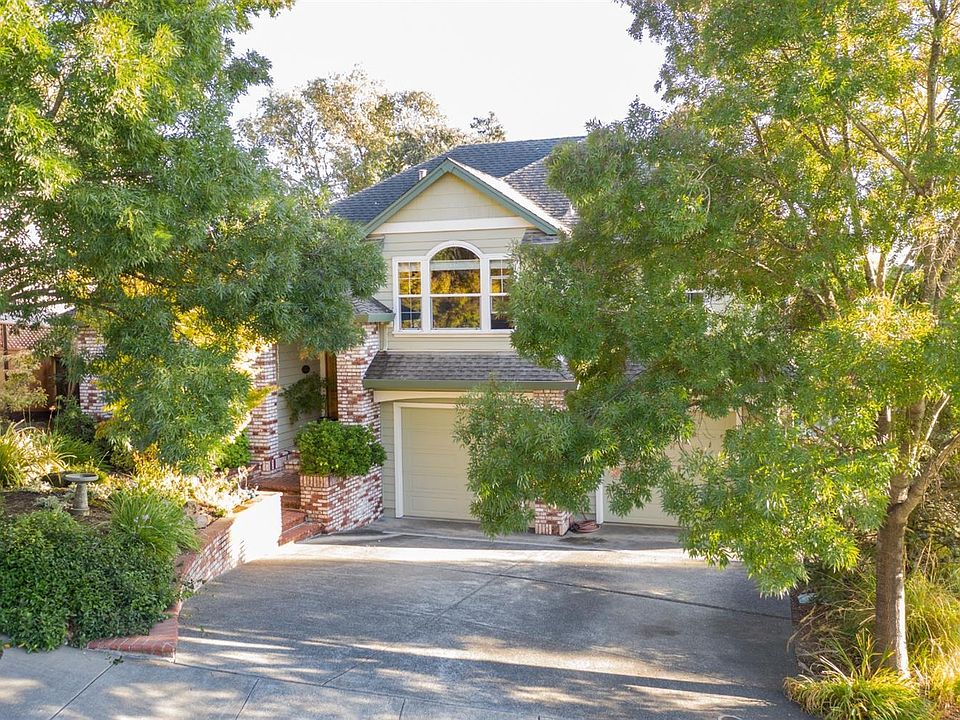 1st image of 222 Lorraine Ct