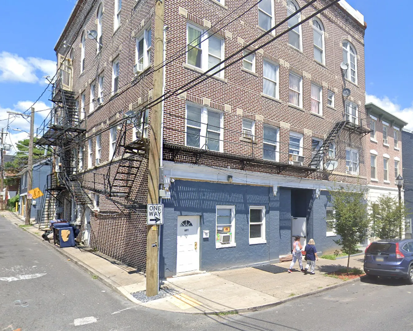 621 W Turner St — Photo 2