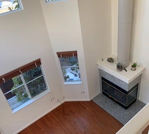 2nd image of 25 Scott Aly