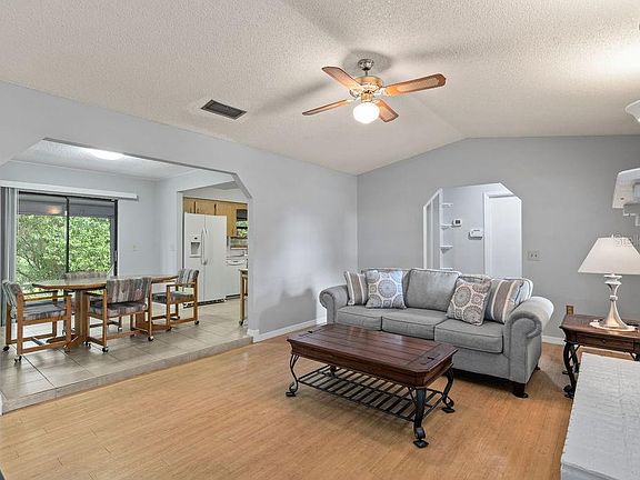 4th image of 1637 Providence Cir