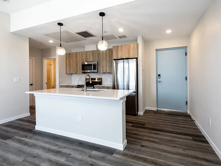 810 S Weber St — Photo 12
