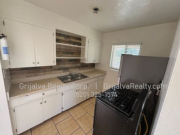 5th image of 4549 E Eastland St #4551