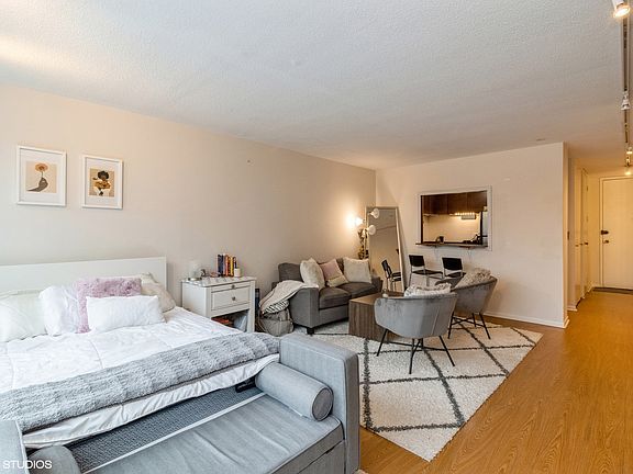 3rd image of 2728 N Hampden Ct APT 204