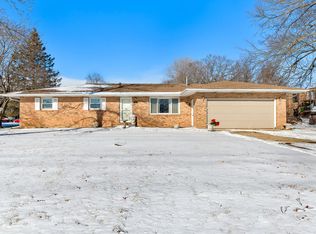 1749 Green Meadow Ln, Chesterton, IN 46304