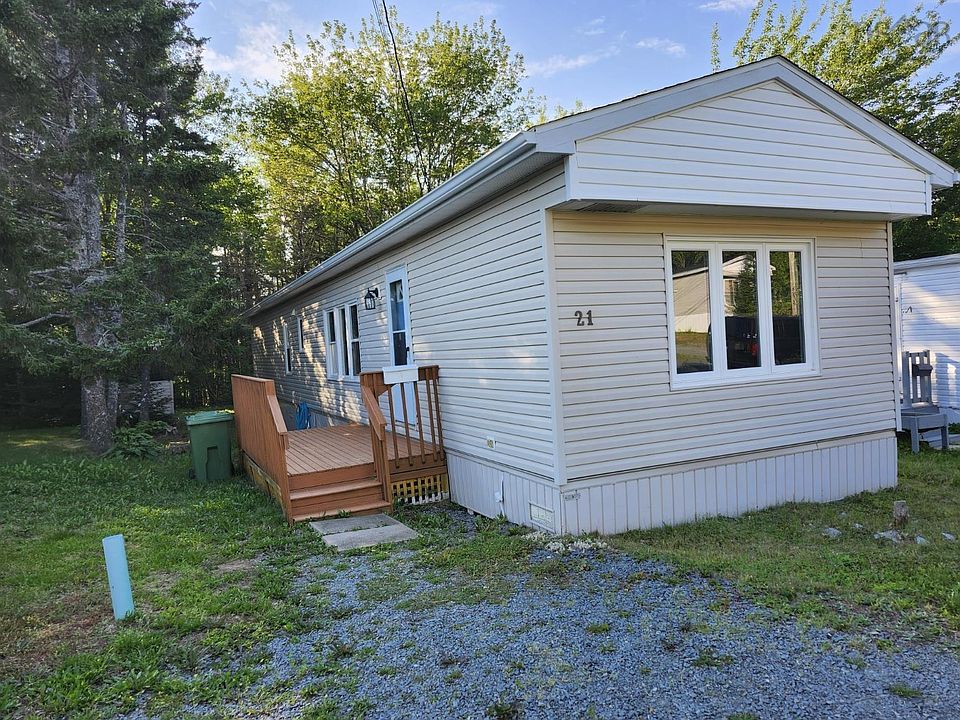 1st image of 21 Commodore Ave