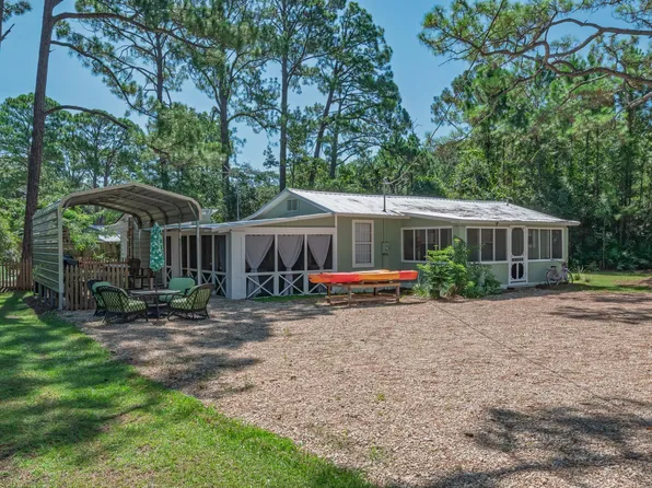 69 Suwannee Ave, Panacea, FL 32346