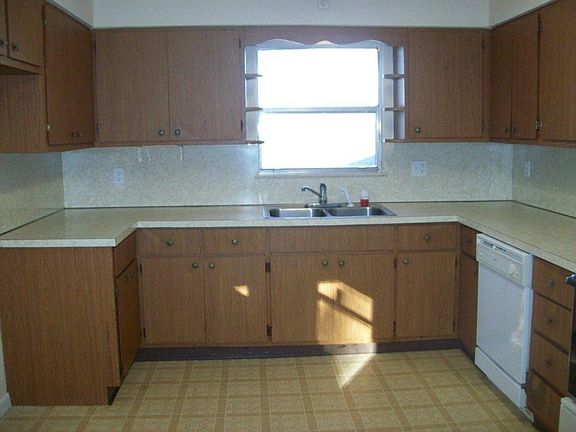 3rd image of 1035 Tortugas Ave