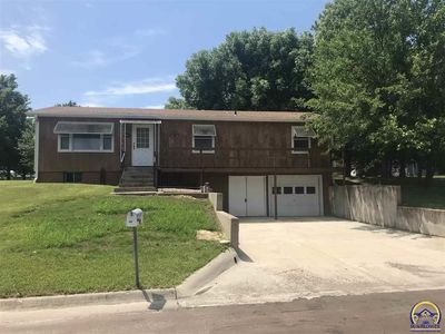 608 Boeckman Dr Seneca Ks 66538 Zillow