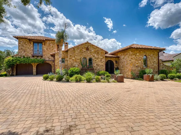 122 Plaza Escondido, Horseshoe Bay, TX 78657