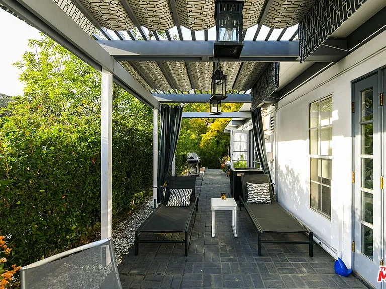 7107 Pacific View Dr — Photo 15