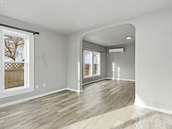 4th image of 417 E Court St