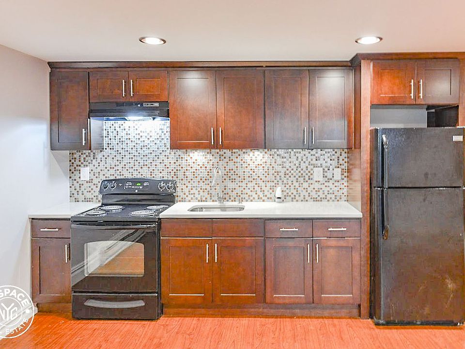 1st image of 690 Halsey St #1