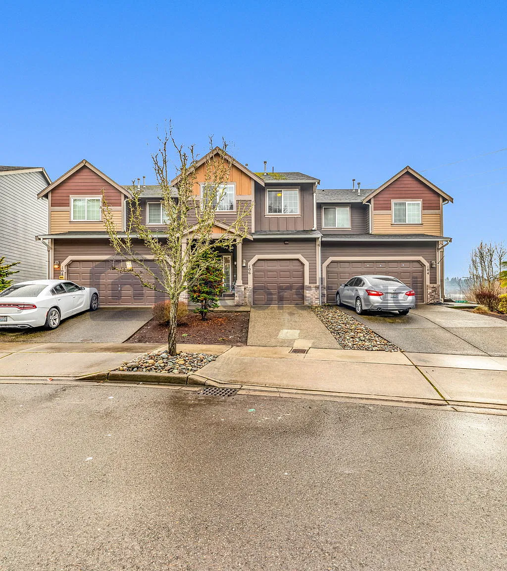 3 bed, 2.5 bath, 1472 sqft, $2,960 — Photo 3