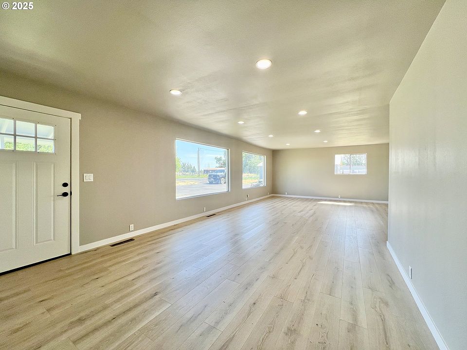 32540 E Punkin Center Rd, Hermiston, OR 97838 | Zillow