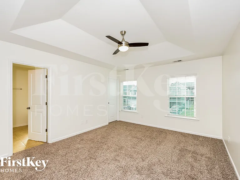 736 Redbud Ln — Photo 11