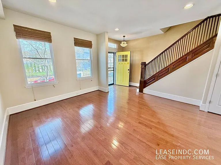 159 V St NE — Photo 7