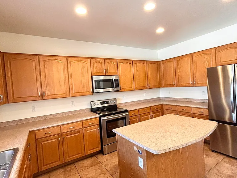 2692 E Vermont Ct — Photo 6
