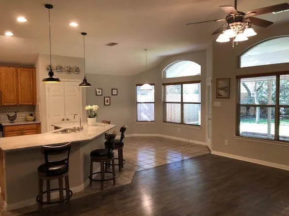 2201 Barnett Dr, Cedar Park, TX 78613