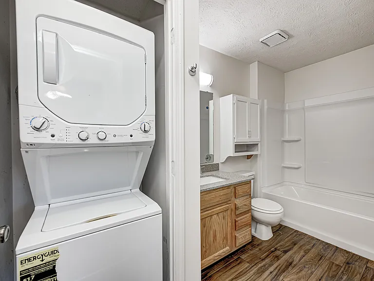 Greenfield Knoll Apartments — Photo 12