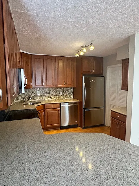 2 bed, 1307 sqft, $2,000 — Photo 4