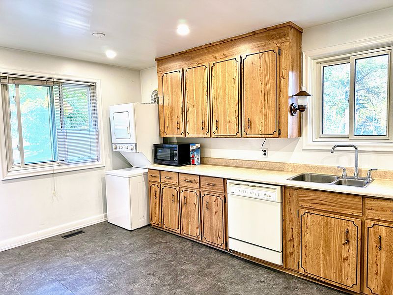 Peterborough House for rent - 3 Bedrooms — photo 7
