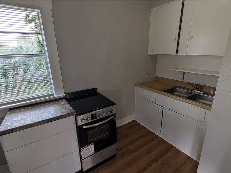 6523 1/2 Avenue C #A — Photo 2