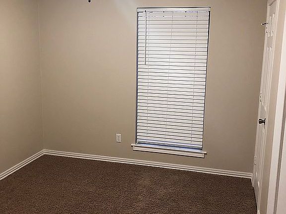 3rd image of 676 Nunnalee Ave