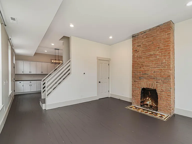 1563 Holman Ave — Photo 5