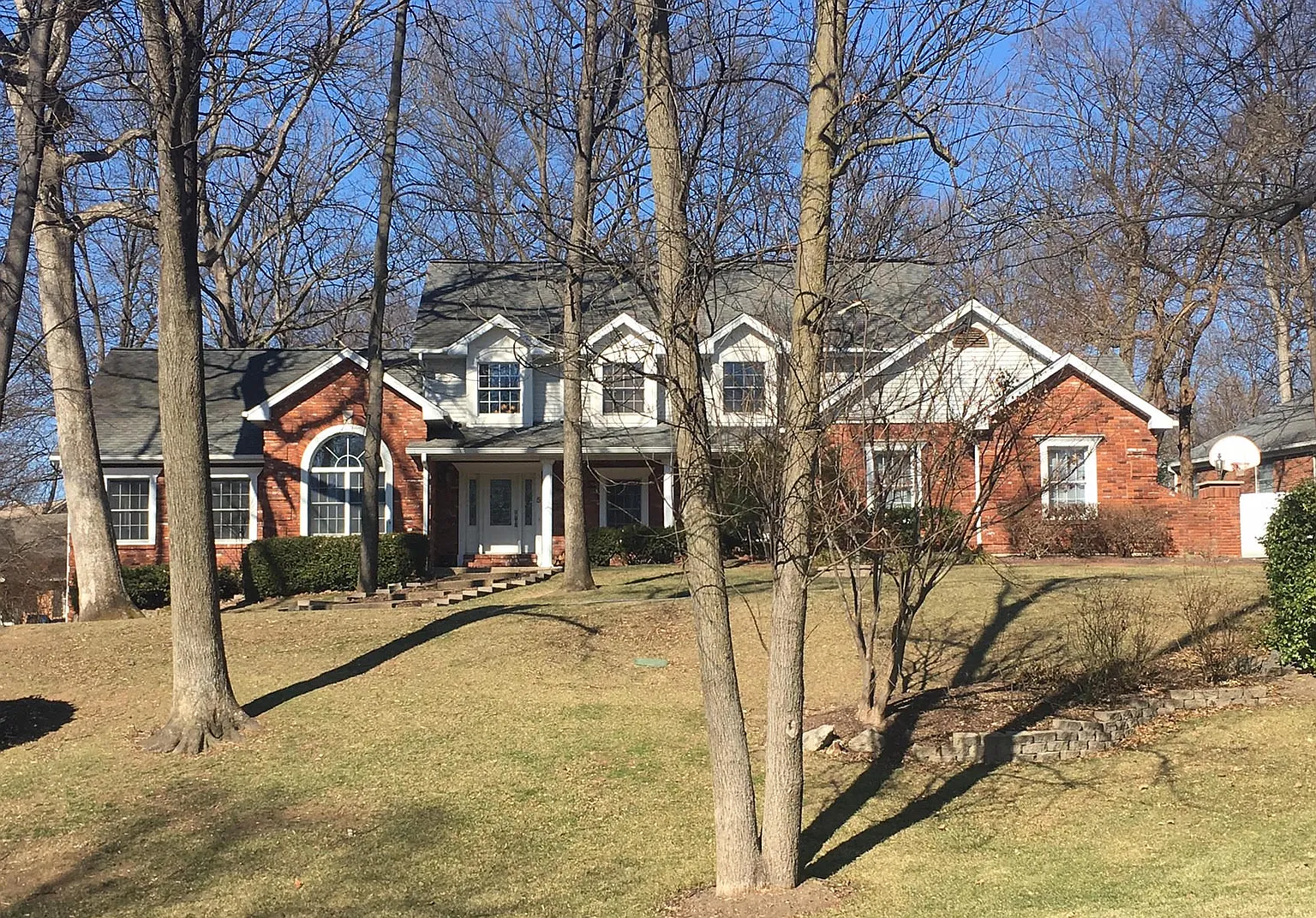 5 Huntington Forest Dr photo 1