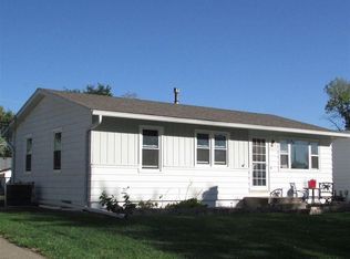 6715 Ridge Dr, Davenport, IA 52806