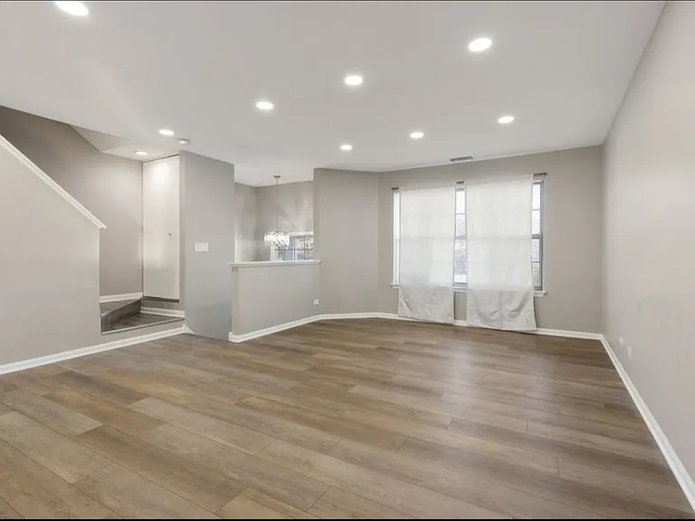 4583 W Hill Ave — Photo 1