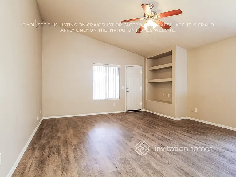 2046 N 90th Ln — Photo 3
