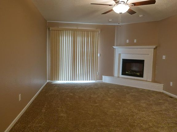 Living room with Fireplace