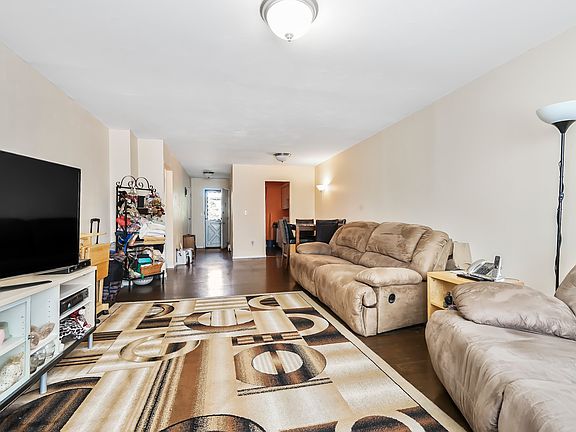 5th image of 437 Palisade Ave APT D1