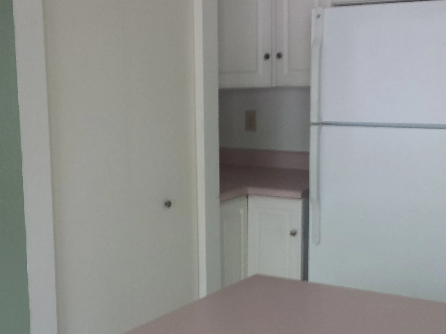 3 bed, 1008 sqft, $2,000 — Photo 4