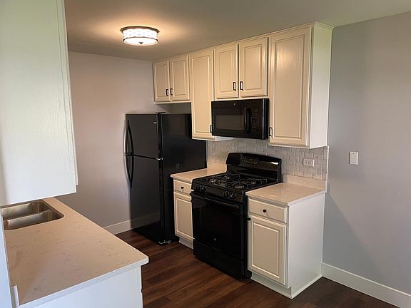 2nd image of 645 N Deer Run Dr Unit 645