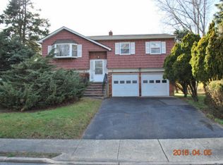 2 College Ave, Eatontown, NJ 07724