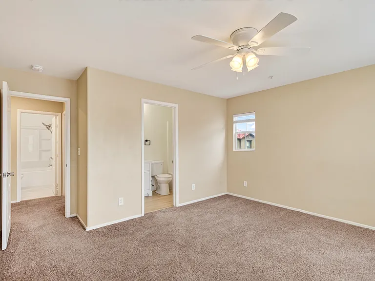 1089 Paradise Coach Dr — Photo 19