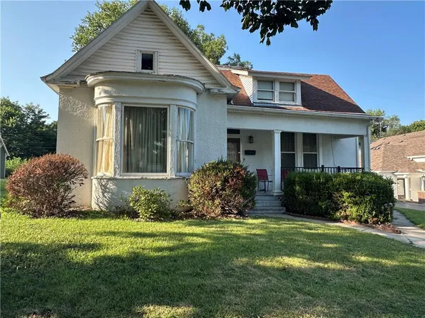 1712 South St, Lexington, MO 64067